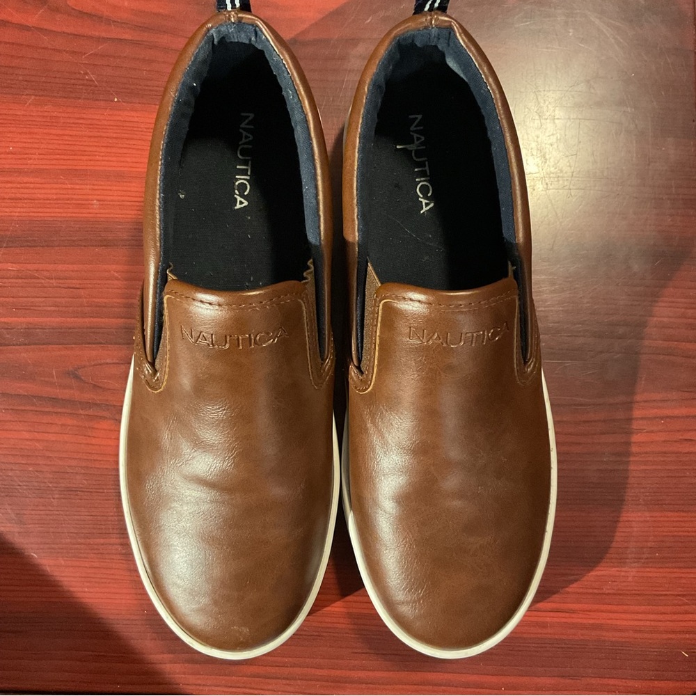 Nautica boys canvas brown casual shoes size 4